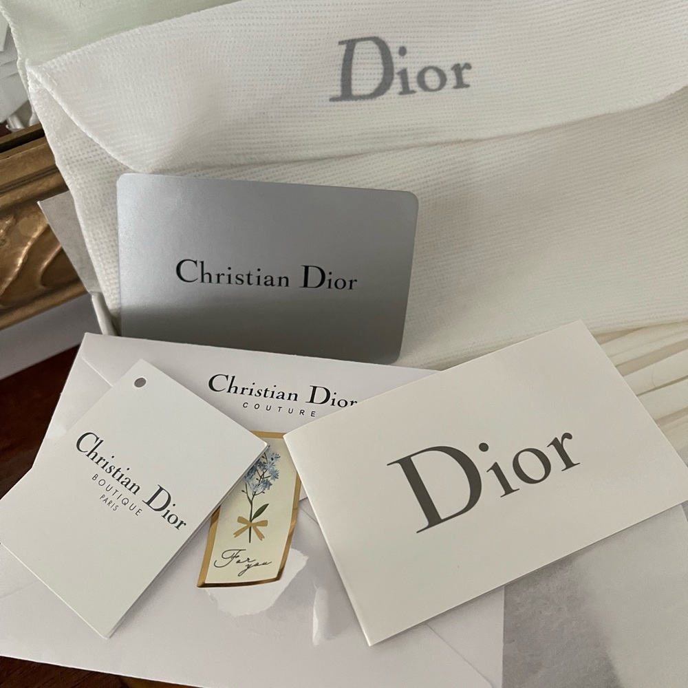 Christian Dior zippy wallet 💯 authentic - Picture 6 of 11